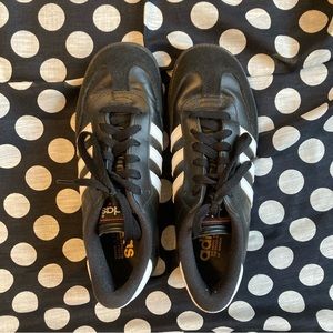 Adidas children’s/ women’s Sambas